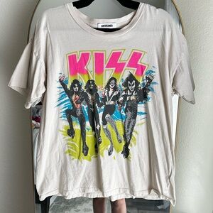 Daydreamer Cream KISS Band Tee
